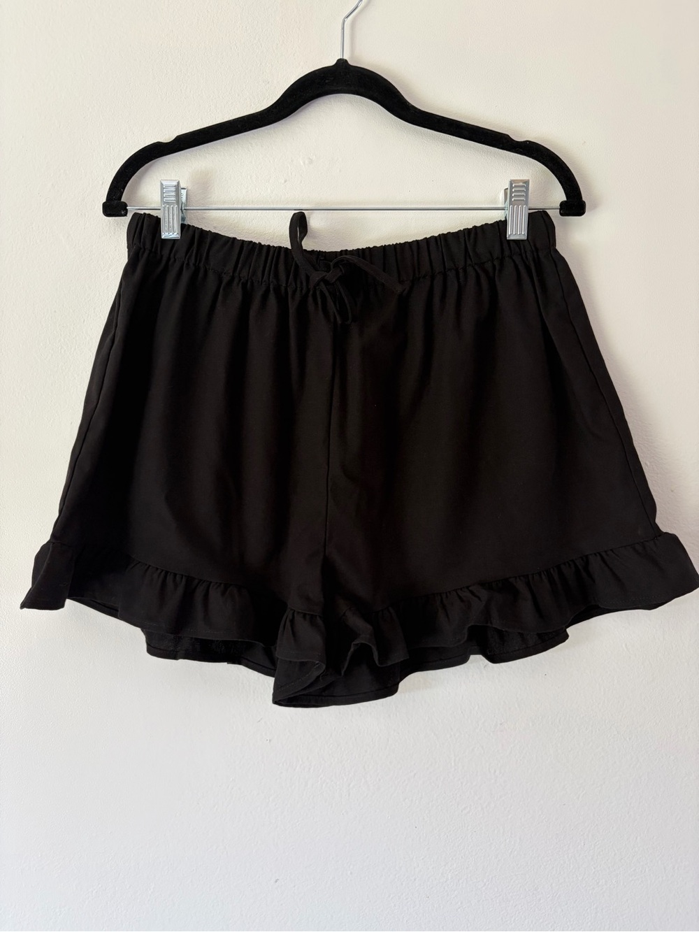 Commense Linen Blend Black Pull-On Elastic Waist Ruffle Hem Shorts Size Large